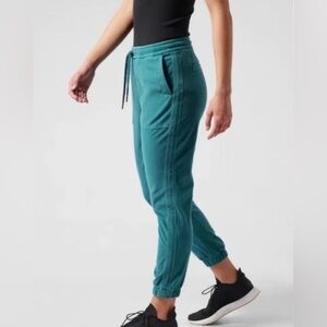 Athleta Farallon Jogger Borealis Green Size Small